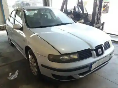 Veículo de Sucata seat toledo (1m2) signo do ano 2001 alimentado akl