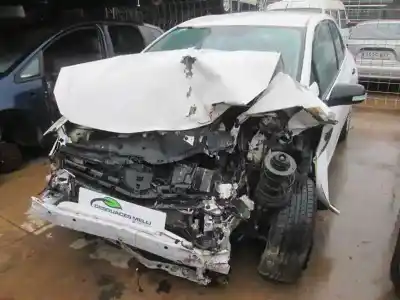 Veicolo di demolizione toyota auris active dell'anno 2010 alimentato 1ndtv