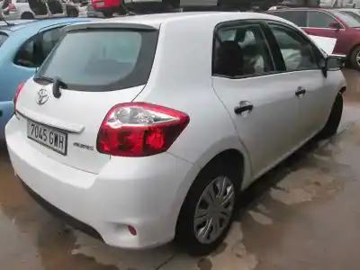 Veicolo di demolizione toyota auris active dell'anno 2010 alimentato 1ndtv