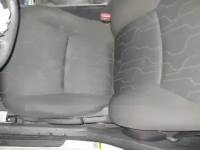 Veicolo di demolizione toyota auris active dell'anno 2010 alimentato 1ndtv