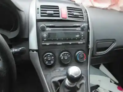 Veicolo di demolizione toyota auris active dell'anno 2010 alimentato 1ndtv