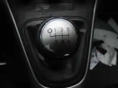 Veicolo di demolizione toyota auris active dell'anno 2010 alimentato 1ndtv