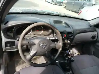 Veículo de Sucata nissan almera (n16/e) acenta do ano 2003 alimentado yd22ddt