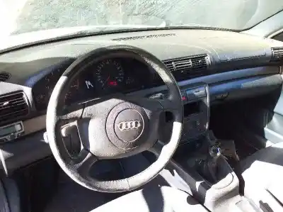 Здавання транспортного засобу audi a4 berlina (b5) 1.8 t року 1998 потужний aeb