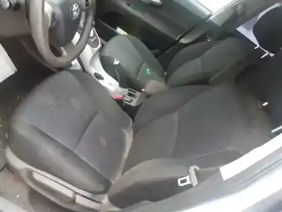Здавання транспортного засобу toyota auris hybrid active року 2012 потужний 2zrfxe