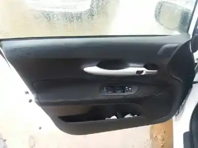 Здавання транспортного засобу toyota auris hybrid active року 2012 потужний 2zrfxe