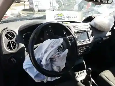 Veicolo di demolizione VOLKSWAGEN TIGUAN (5N2) T1 BlueMotion dell'anno 2001 alimentato CFFB