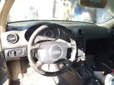 Sloopvoertuig audi a3 (8p1) 1.6 van het jaar 2003 aangedreven bgu