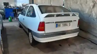 Vehicul casat opel kadett e ls berlina al anului 2001 alimentat 13s