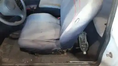 Vehicul casat opel kadett e ls berlina al anului 2001 alimentat 13s