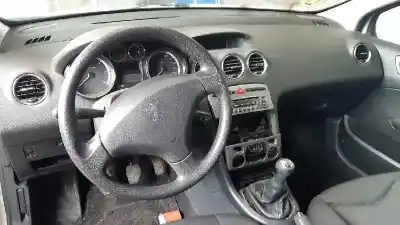 Veículo de Sucata peugeot 308 confort do ano 2010 alimentado 9hx