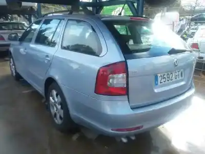 Здавання транспортного засобу skoda octavia combi (1z5) trend року 2001 потужний d-bxe