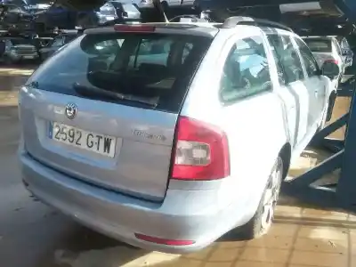 Здавання транспортного засобу skoda octavia combi (1z5) trend року 2001 потужний d-bxe