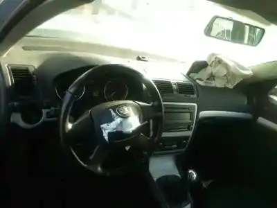 Здавання транспортного засобу skoda octavia combi (1z5) trend року 2001 потужний d-bxe