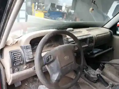 Véhicule à la ferraille land rover discovery (lt) td5 de l'année 2000 alimenté 10p