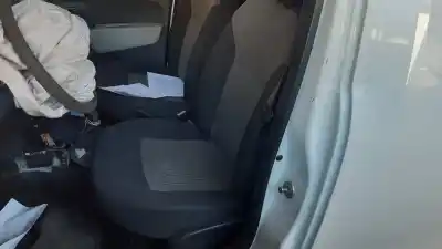 Здавання транспортного засобу dacia dokker express ambiance року 2001 потужний 