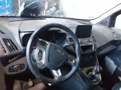 Veículo de Sucata ford tourneo connect trend do ano 2001 alimentado z2ga