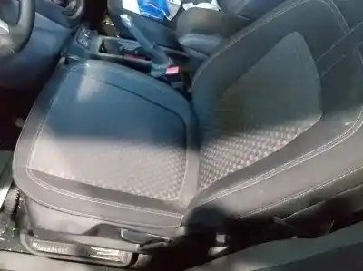 Veículo de Sucata ford tourneo connect trend do ano 2001 alimentado z2ga