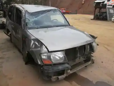 Veículo de Sucata mitsubishi montero (v60/v70) 3.2 di-d all-four do ano 2002 alimentado 4m41