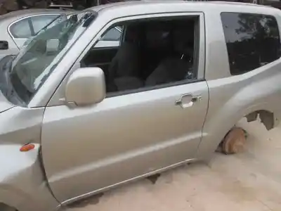 Veículo de Sucata mitsubishi montero (v60/v70) 3.2 di-d all-four do ano 2002 alimentado 4m41