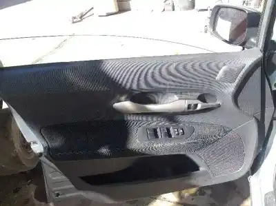 Здавання транспортного засобу toyota auris active року 2009 потужний 1ndtv