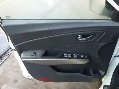 Здавання транспортного засобу ssangyong tivoli premium 4x2 року 2001 потужний d16dtf