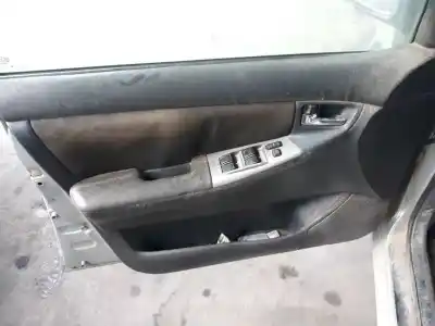 Veículo de Sucata toyota corolla (e12) 2.0 d-4d sol sedán do ano 2005 alimentado d-1cd ftv