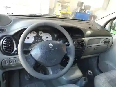 Здавання транспортного засобу renault scenic rx4 (ja0) 1.9 dci salomon року 2002 потужний f9q732
