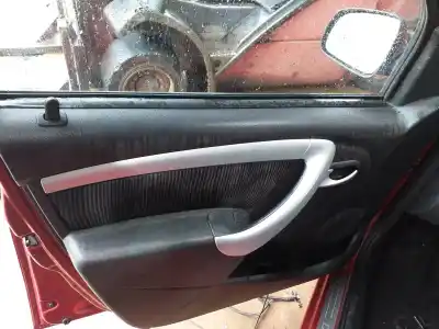 Sloopvoertuig dacia sandero laureate van het jaar 2001 aangedreven k9k792