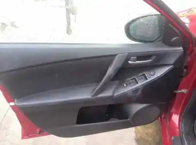 Vehicul casat mazda 3 lim. (bl) active al anului 2010 alimentat y601