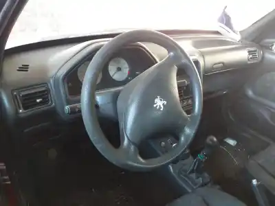 Sloopvoertuig peugeot 106 (s2) sport pack van het jaar 2001 aangedreven kfw