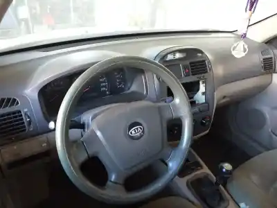 Sloopvoertuig kia cerato i fastback (ld) 1.6 van het jaar 2006 aangedreven g4ed