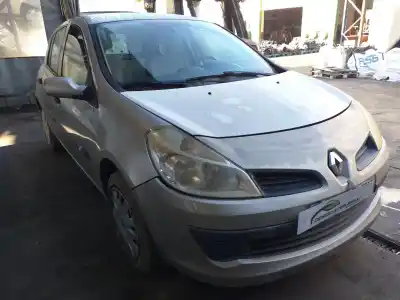 Veículo de Sucata renault clio iii confort dynamique do ano 2006 alimentado k9k766