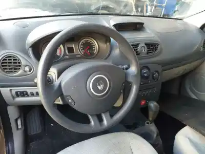 Veículo de Sucata renault clio iii confort dynamique do ano 2006 alimentado k9k766