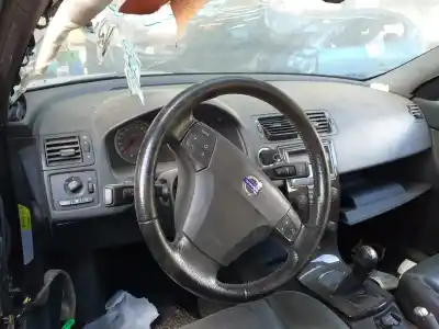 Veículo de Sucata volvo v50 familiar 2.0 d kinetic do ano 2004 alimentado d4204t