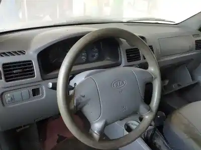 Scrapping Vehicle kia rio ls berlina of the year 2001 powered a3d