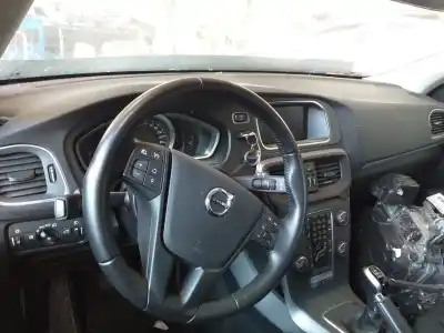 Verschrottungsfahrzeug volvo                                              v40 cross country                                                                                                                                                                                                                                          plus 120 cv / 88 kw                                                                                                                                                                                                                                        des jahres 2001 angetrieben d4204t8