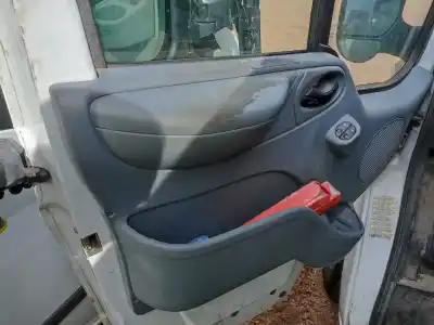 Veículo de Sucata ford transit caja abierta ´06 ft 330 k cabina simple. corta 101 cv / 74 kw do ano 2013 alimentado dr