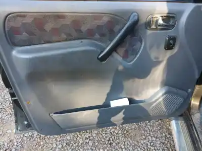 Véhicule à la ferraille ford maverick (nl) gls de l'année 2001 alimenté td27ti