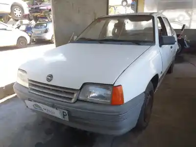 Veículo de Sucata OPEL KADETT E LS Berlina do ano 2001 alimentado 16SV