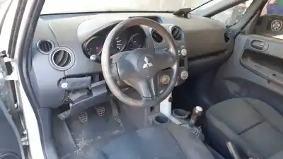 Véhicule à la ferraille MITSUBISHI COLT BERLINA 3 (CZ) 1.1 Inform de l'année 2005 alimenté 3A91