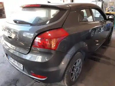 Veículo de Sucata kia pro_ceed drive 90 cv / 66 kw do ano 2011 alimentado g4fa4