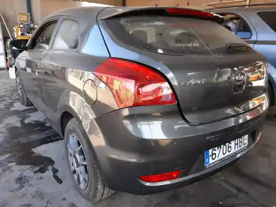 Veículo de Sucata kia pro_ceed drive 90 cv / 66 kw do ano 2011 alimentado g4fa4