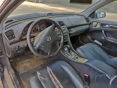 Veicolo di demolizione mercedes-benz clase clk (w208) cabrio 320 (208.465) 218 cv / 160 kw dell'anno 2001 alimentato m112940