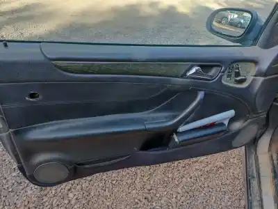 Veicolo di demolizione mercedes-benz clase clk (w208) cabrio 320 (208.465) 218 cv / 160 kw dell'anno 2001 alimentato m112940
