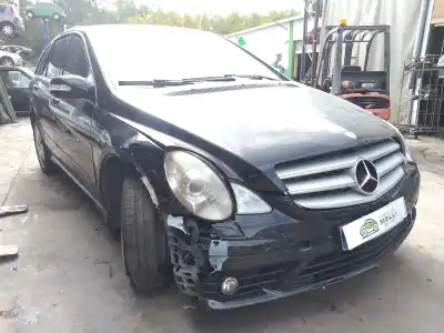 Vehicul casat mercedes clase r 3.0 cdi al anului 2008 alimentat om642950