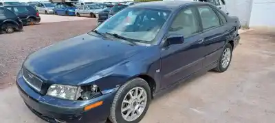 Véhicule à la ferraille VOLVO                                              S40 BERLINA                                                                                                                                                                                                                                                B4184S2                                                                                                                                                                                                                                                    de l'année 2002 alimenté B4184S2