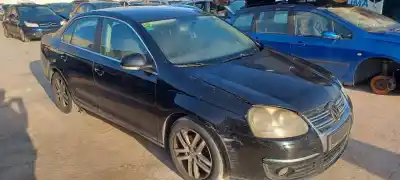 Vehículo de desguace VOLKSWAGEN JETTA 2.0 TDI del año 2007 con motor BKD