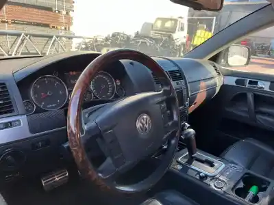 Veículo de Sucata VOLKSWAGEN TOUAREG (7LA, 7L6, 7L7) 5.0 V10 TDI do ano 2003 alimentado AYH