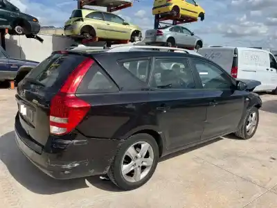 Veículo de Sucata kia ceed emotion 116 cv / 85 kw do ano 2010 alimentado d4fb